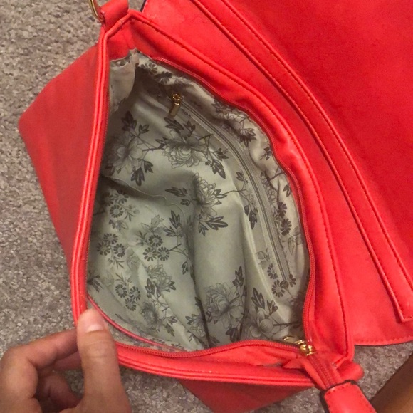 Red Shoulder Purse - Picture 3 of 6